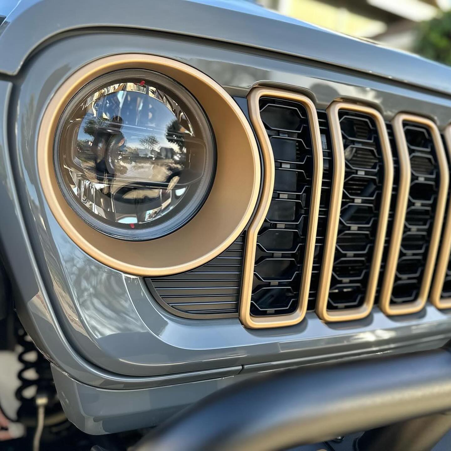 392 Gold Trim on '24 Mopar Grille